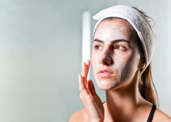 Facial mask in the Spa