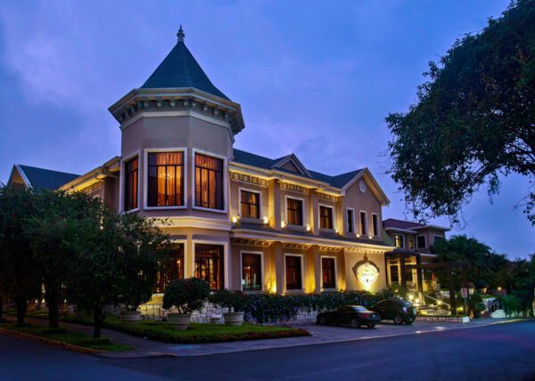 Façade at sunset - Grano de Oro Hotel | Cayuga Collection