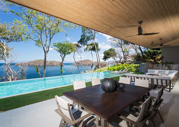 All about the view, blurred lines between interiors and exteriors, brings the landscape into the house - 8 Monos | Peninsula Papagayo