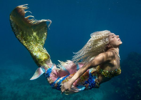 La tradición yoruba rinde culto a Yemayá en múltiples culturas: Brasil, Cuba, Haití, Estados Unidos y también Costa Rica. Yemaya también está asociada con la diosa del agua Mami Wata, que es un fenómeno cultural religioso en el folclore africano y caribeño. - Hannah Mermaid