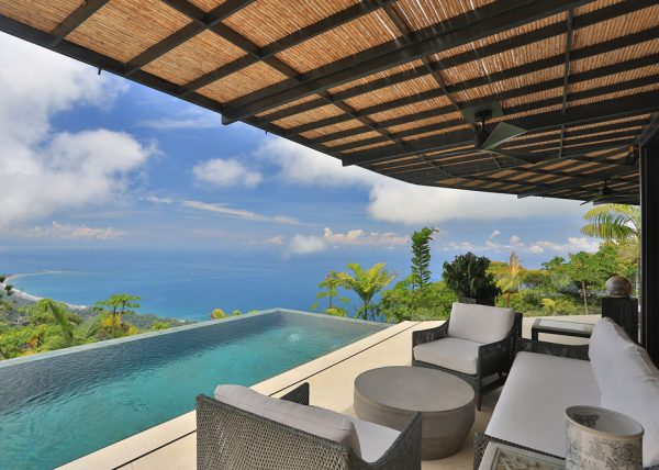 On top on the stunning aesthetic environments and high-end furnishings, this spectacular villa overlooks the legendary Whale's tail landmark. - Casa Citrina | MU Estate